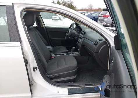 2010 Ford Fusion Se z USA, uszkodzony, nr VIN 3FAHP0HA2AR381594